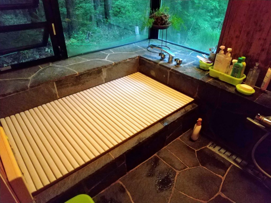 鉄平石張りの我が家のお風呂