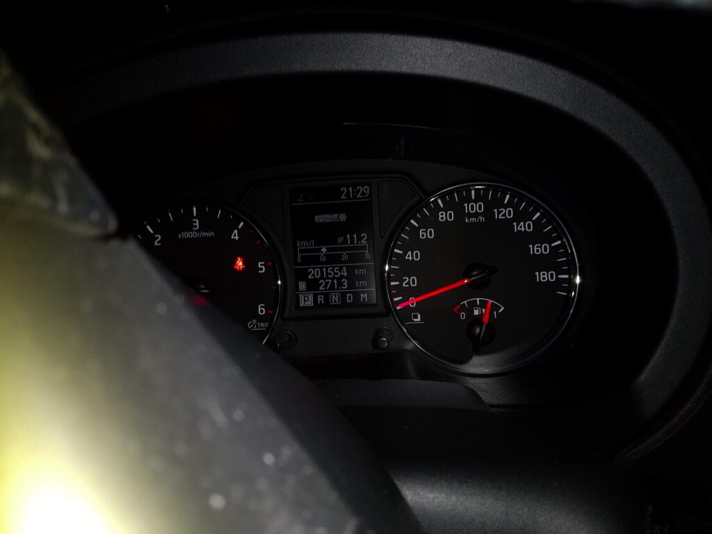 車の温度計２℃
