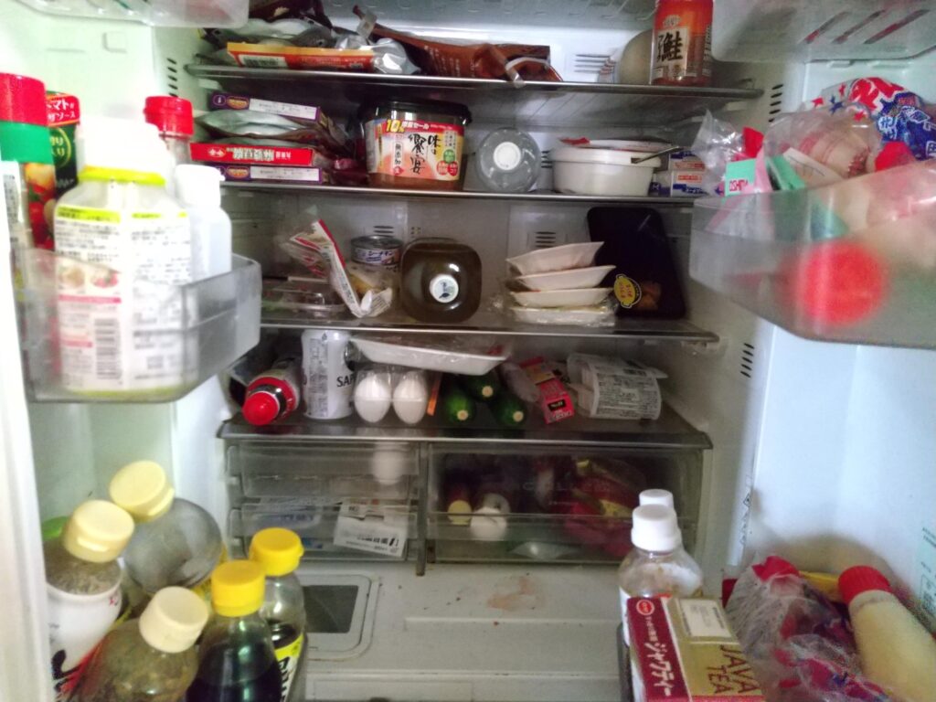 壊れた冷蔵庫